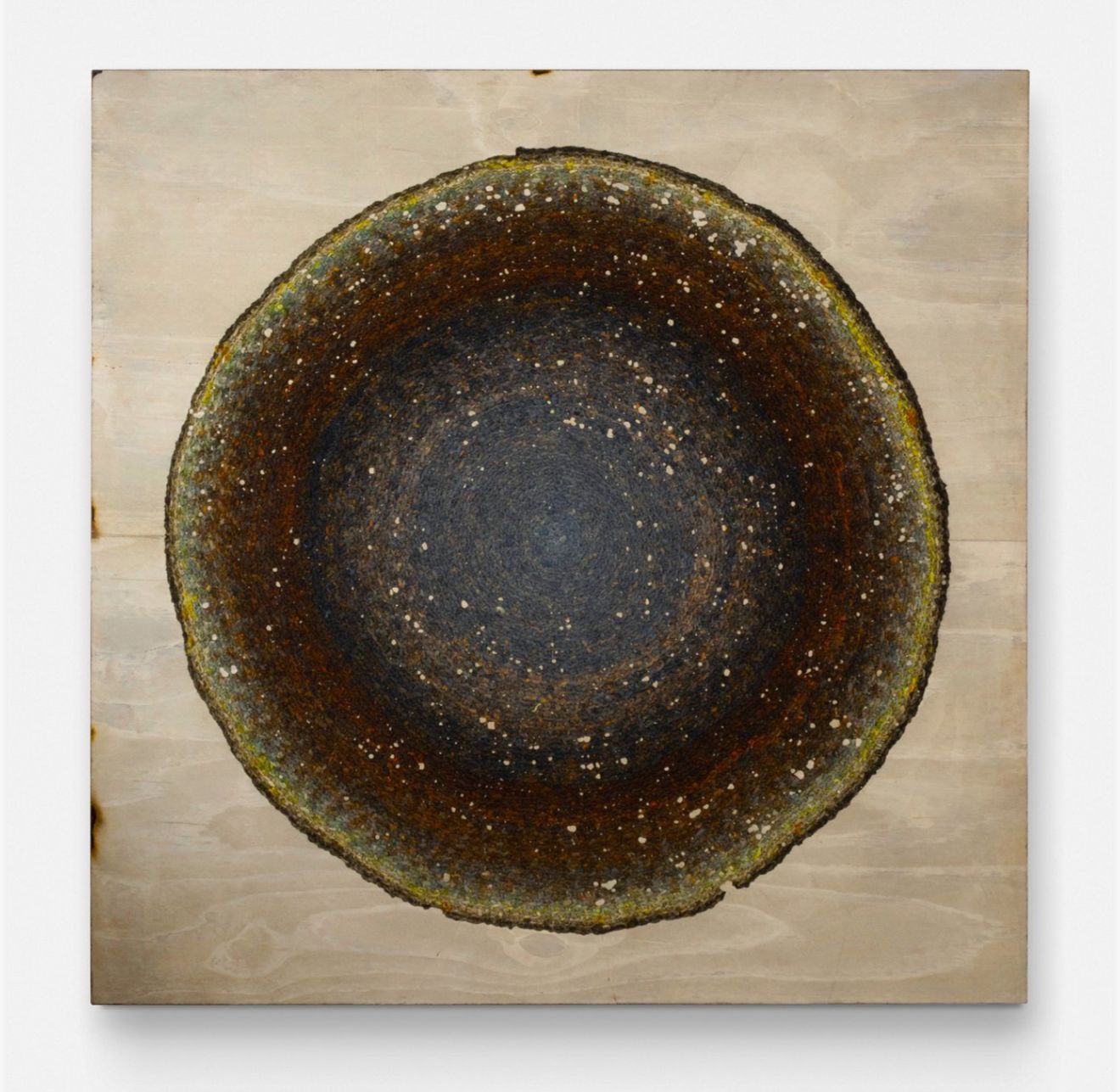 Daniel Nyström. Rebirth of the Earth, 2023. Hierro, lana, hormigón, MDF y tinta. 200 × 200 × 4 cm.
